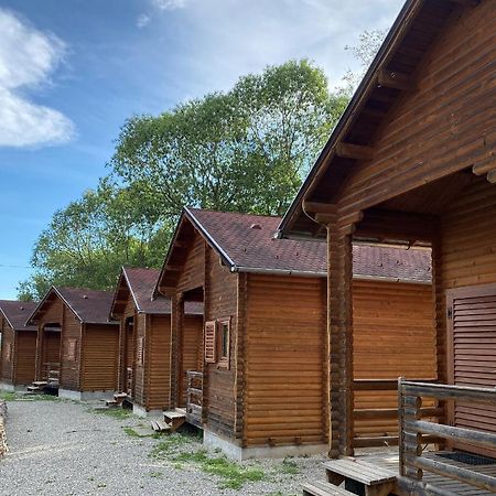 Gyopar Wooden Houses Izvoare  Exterior photo