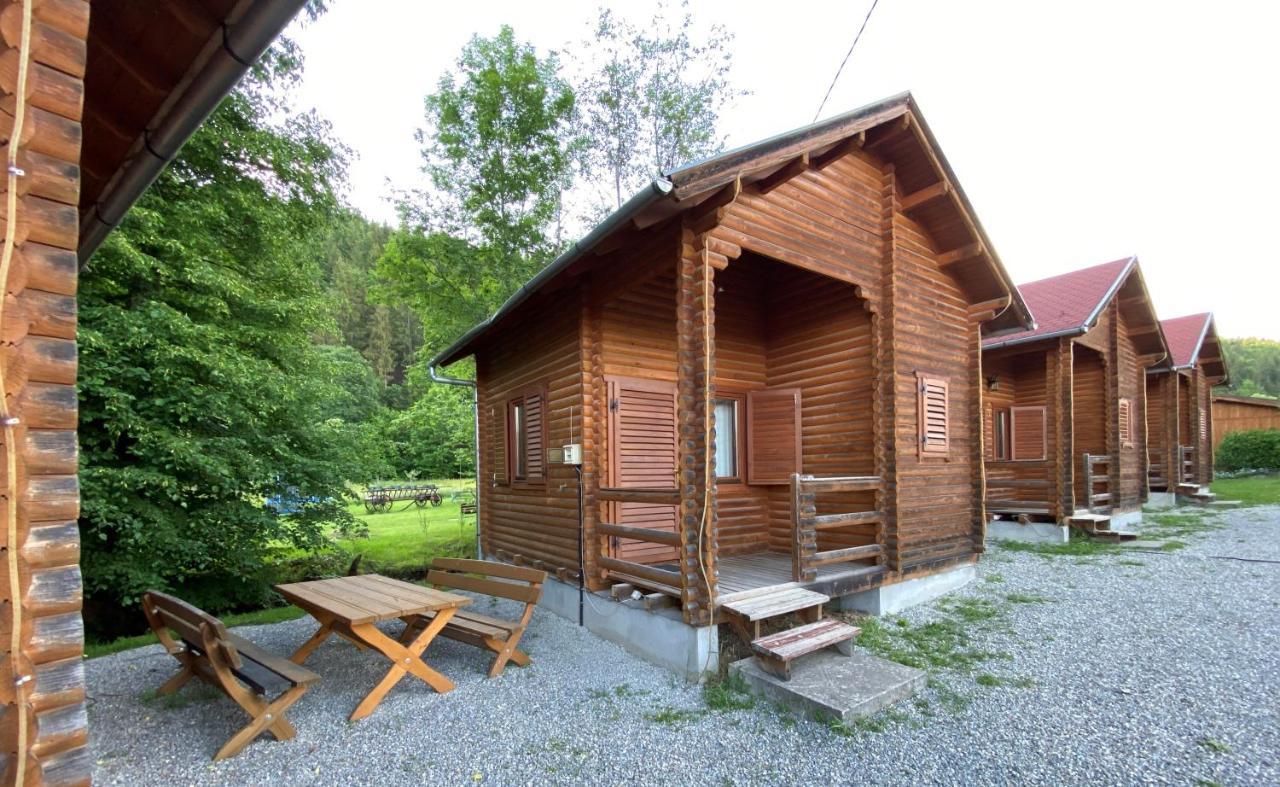 Gyopar Wooden Houses Izvoare  Exterior photo